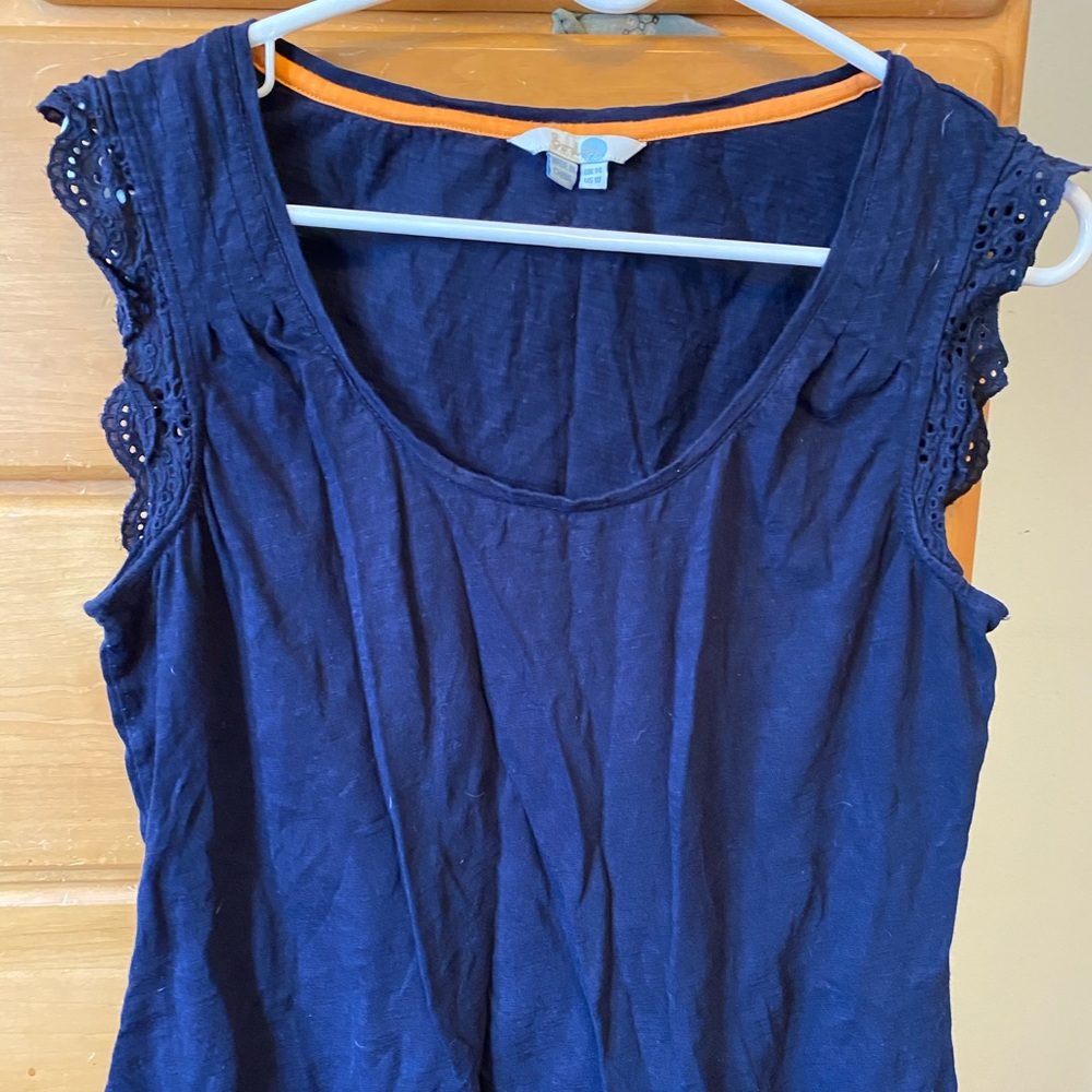 Boden lace cap sleeve tee